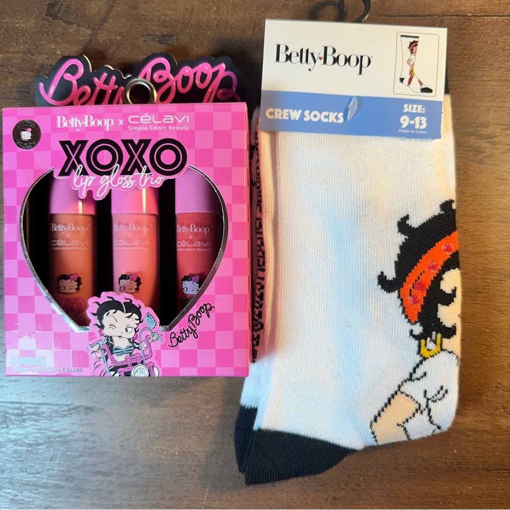 Betty Boop Limited Edition XOXO Lip Gloss Trio Set & 1 Pr Betty Boop Crew Socks